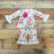Load image into Gallery viewer, Mums &amp; Roses Crisscross Set