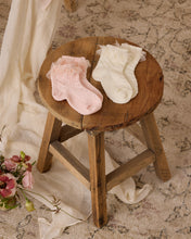 Load image into Gallery viewer, Ruffle Socks- Ivory/Blush