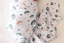 Load image into Gallery viewer, Posh Peanut Swaddle &amp; Beanie Set- Roux