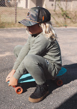 Load image into Gallery viewer, The Traveler Sweatpants
