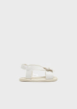 Load image into Gallery viewer, Pearlescent Flower Sandal